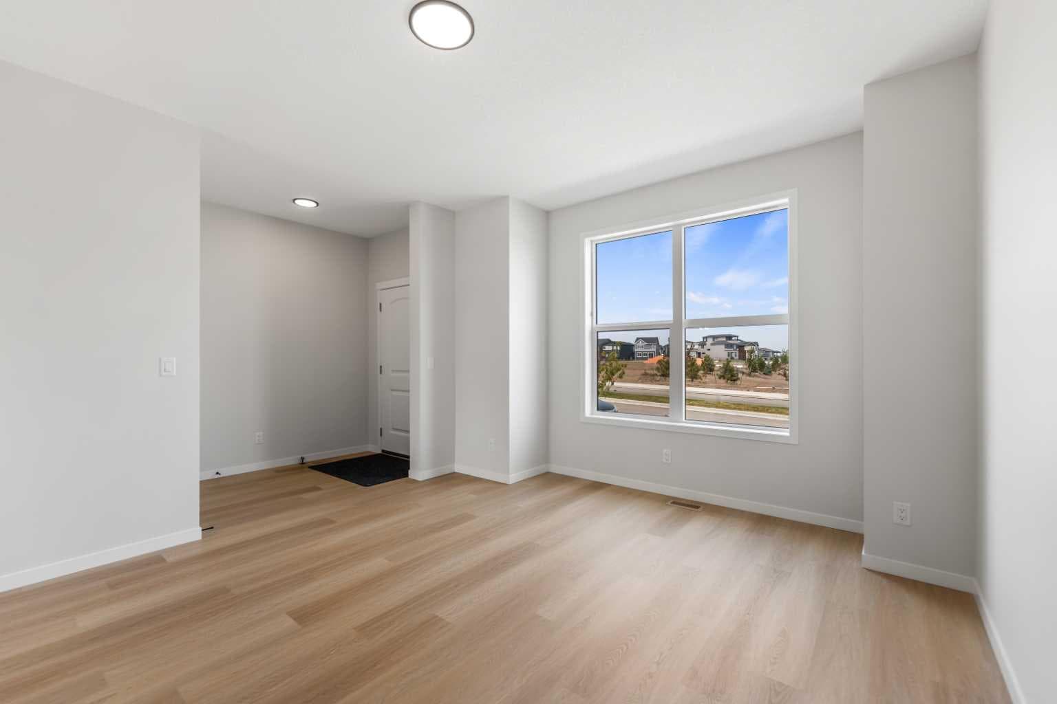 247 Lucas Gate NW