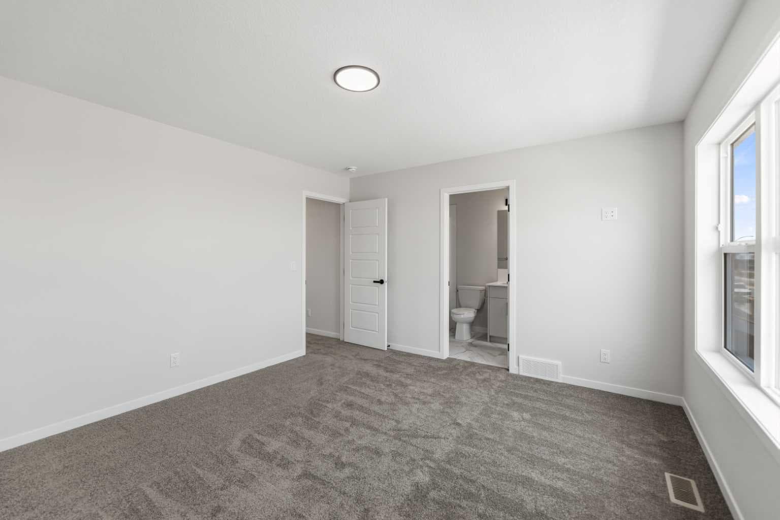247 Lucas Gate NW