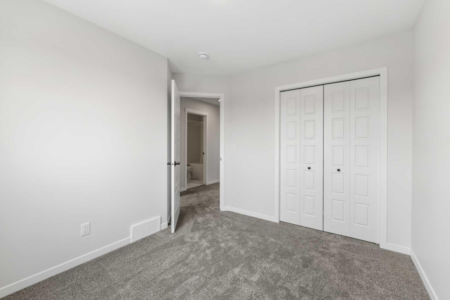 247 Lucas Gate NW