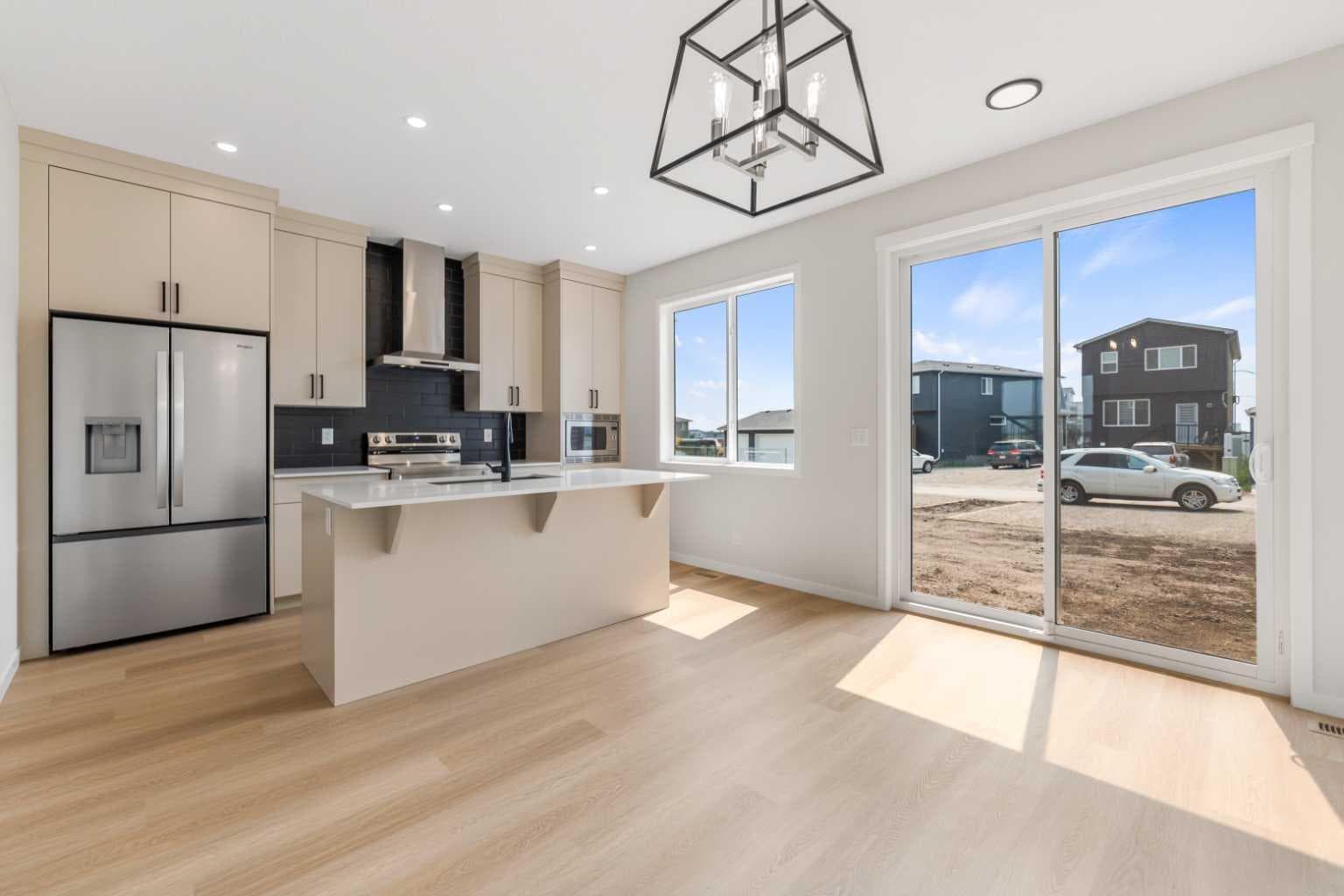 247 Lucas Gate NW