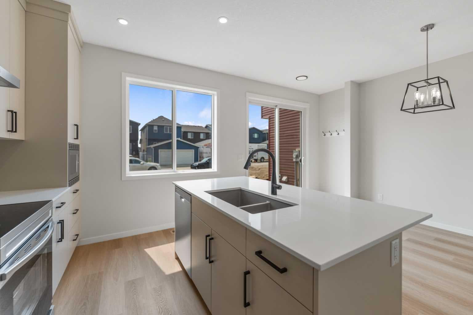 247 Lucas Gate NW