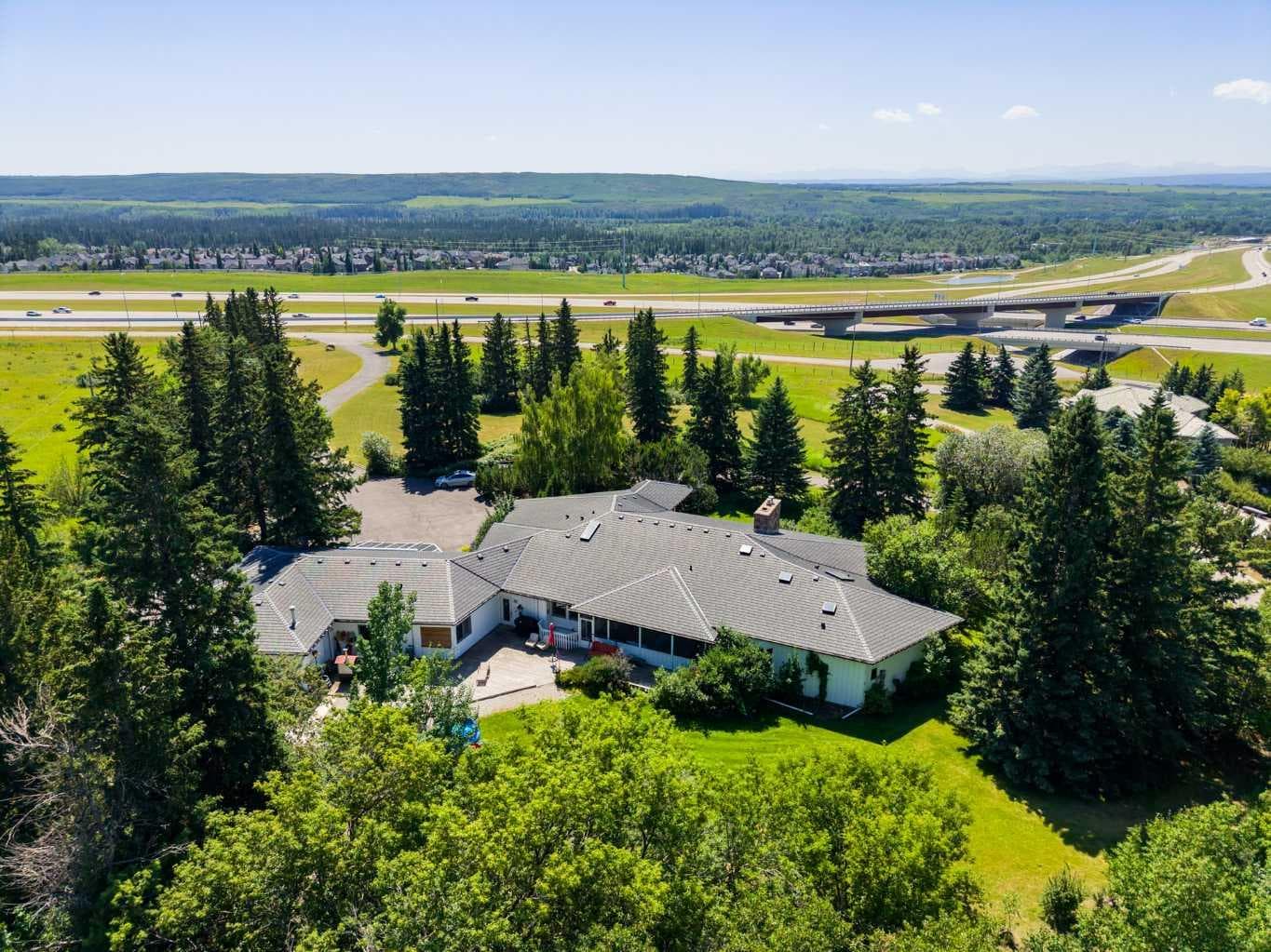 187 Slopeview Drive SW