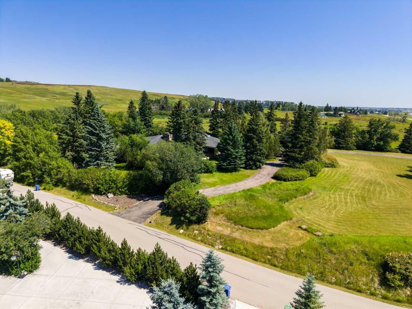 187 Slopeview Drive SW