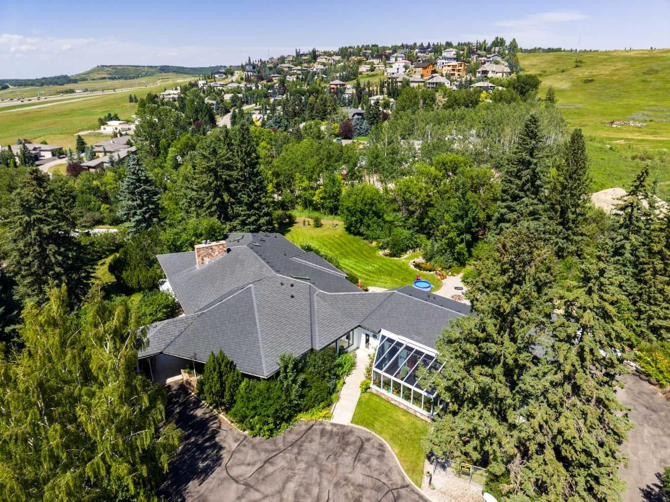 187 Slopeview Drive SW