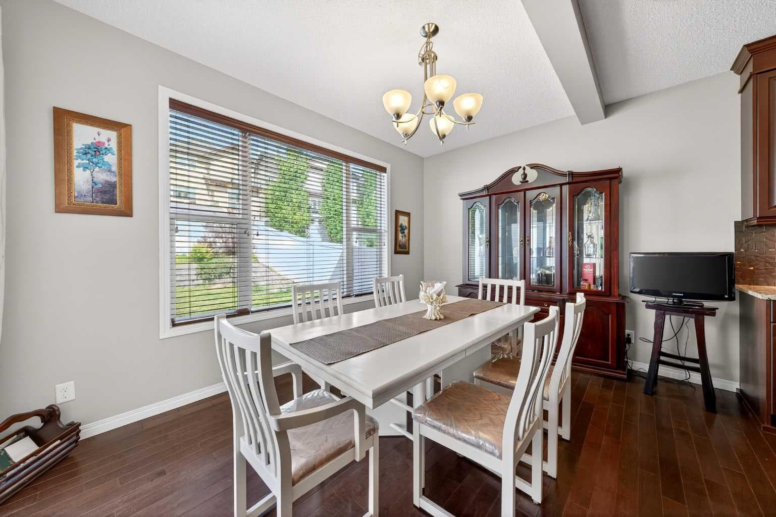 27 Panatella Row NW