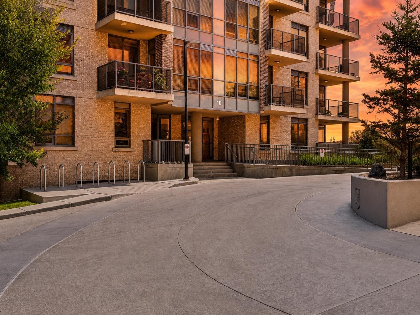 402, 10 Shawnee Hill SW