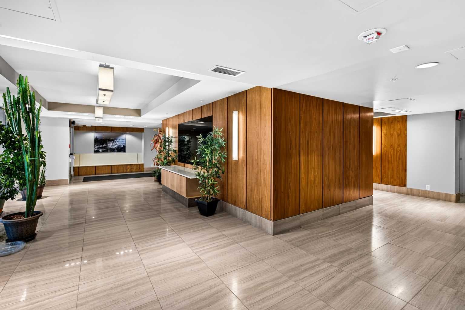 402, 10 Shawnee Hill SW