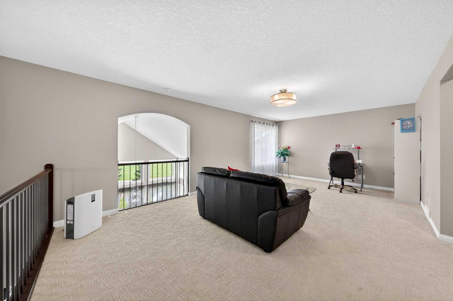86 Nolanshire Crescent NW
