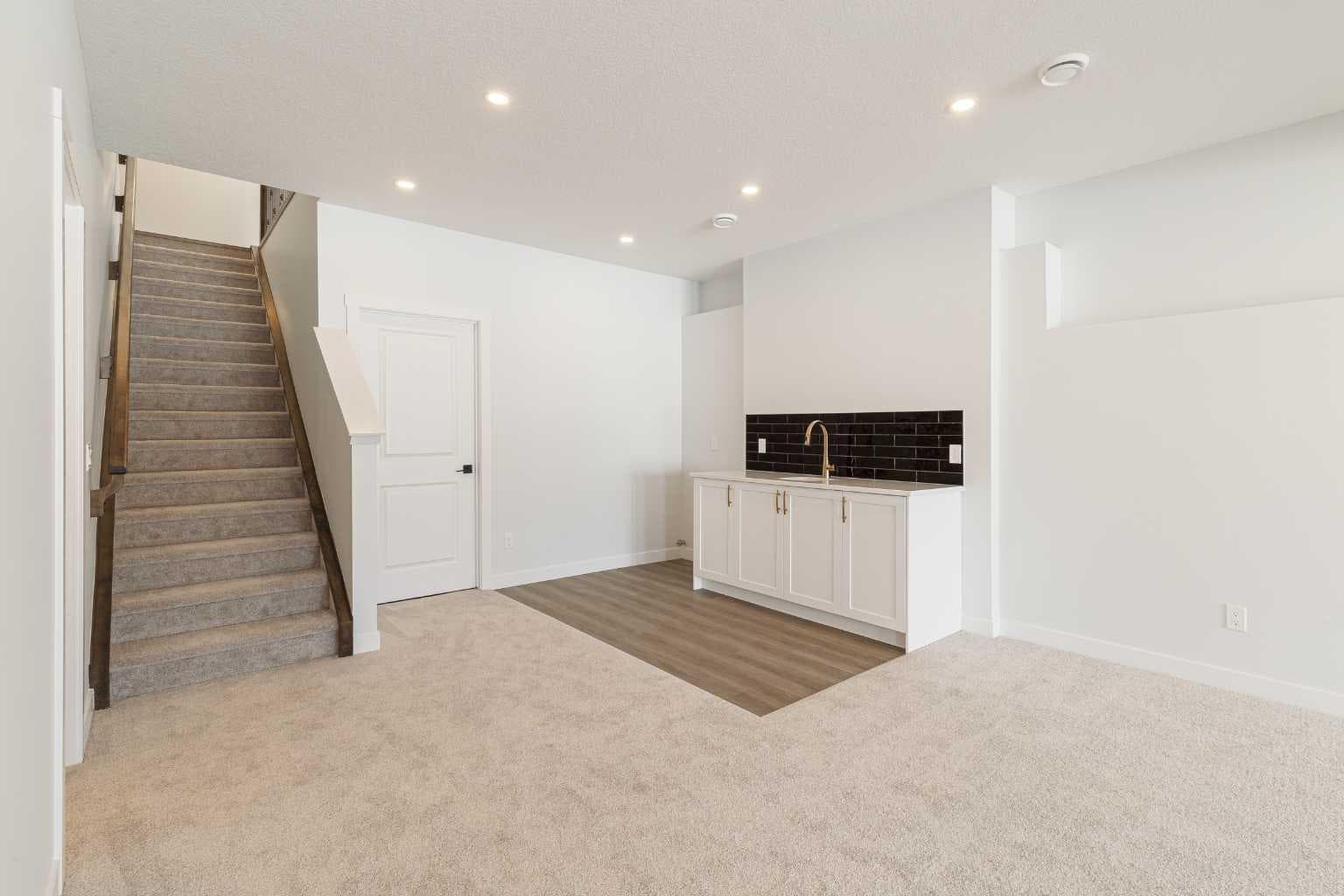 125 Monarch Bend 