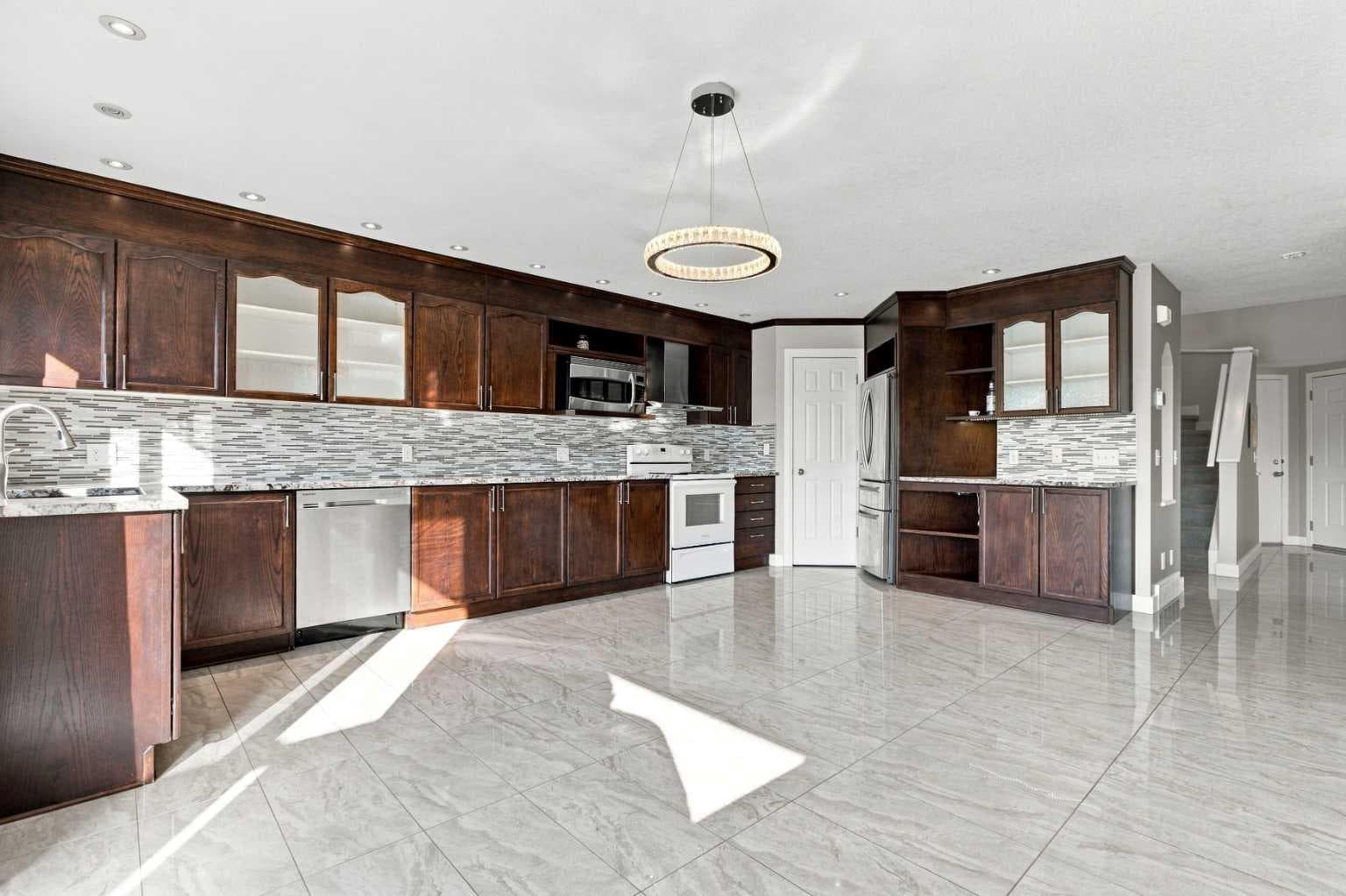 541 Citadel Meadow Bay NW