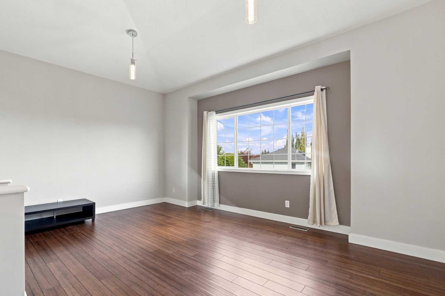 541 Citadel Meadow Bay NW