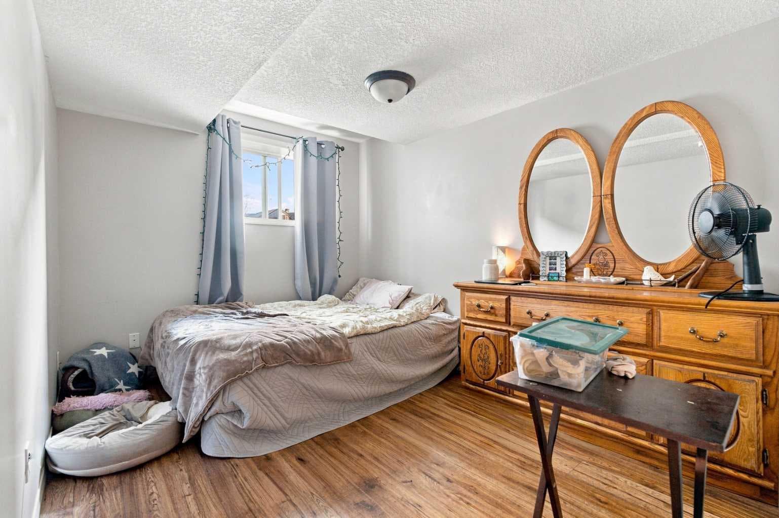 541 Citadel Meadow Bay NW