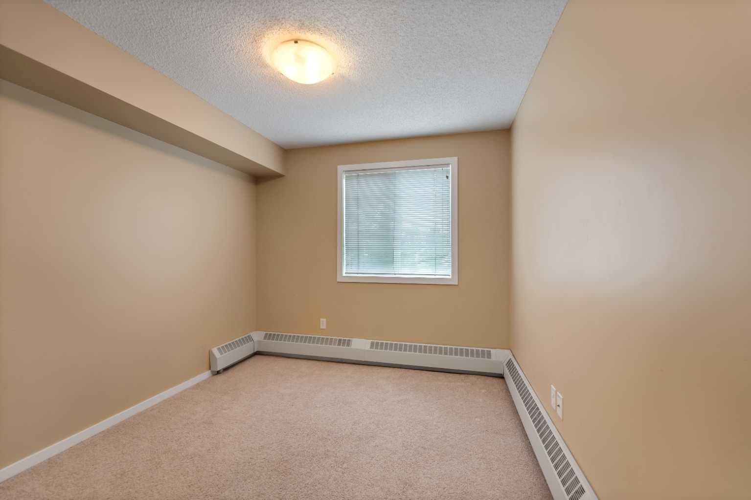 1213, 4 Kingsland Close SE