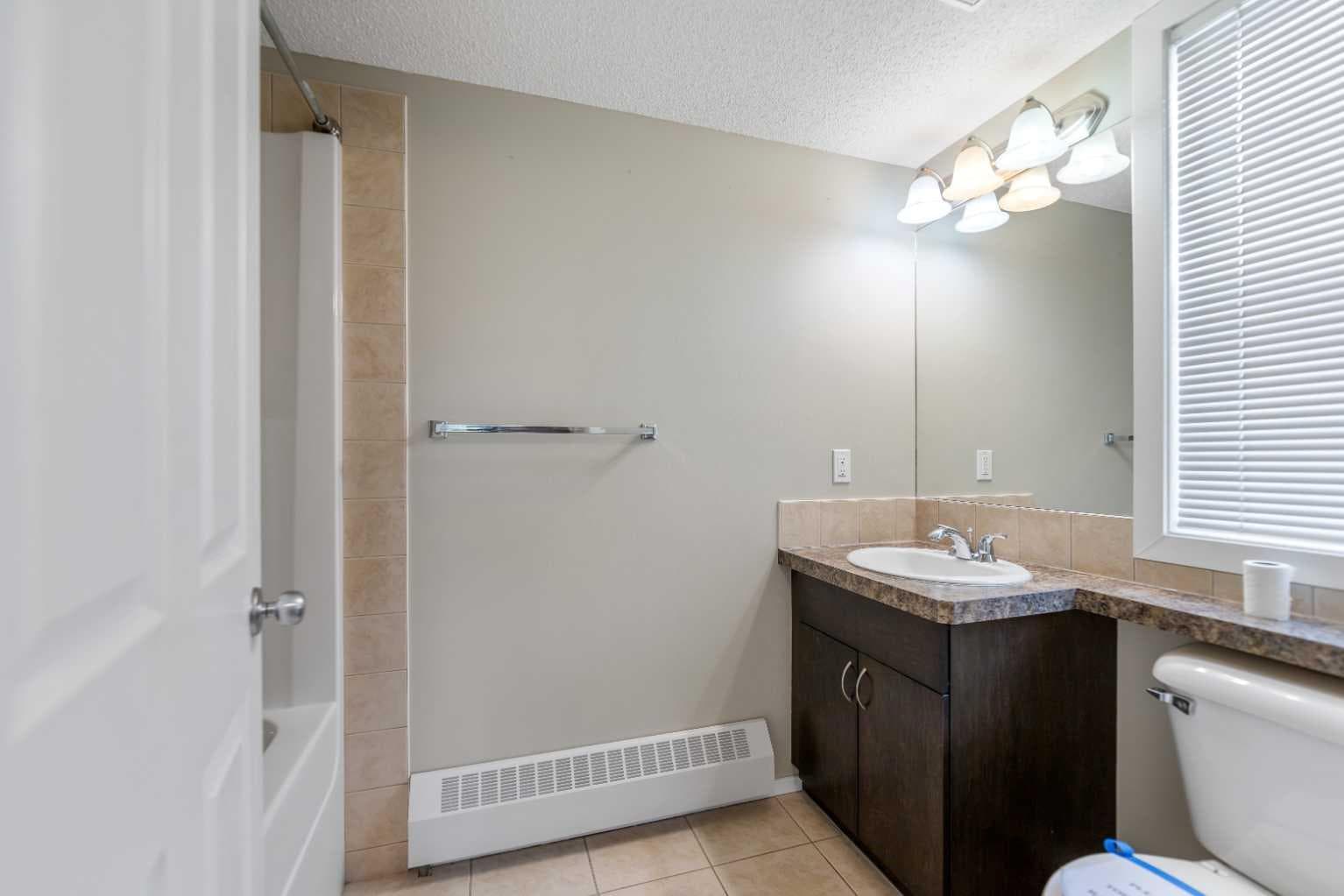 1213, 4 Kingsland Close SE