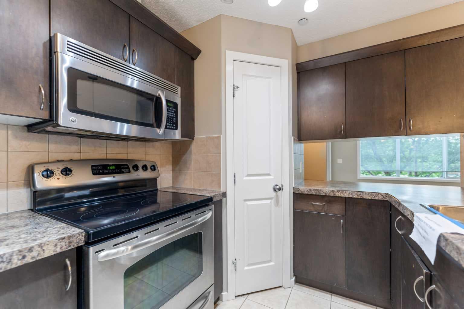 1213, 4 Kingsland Close SE