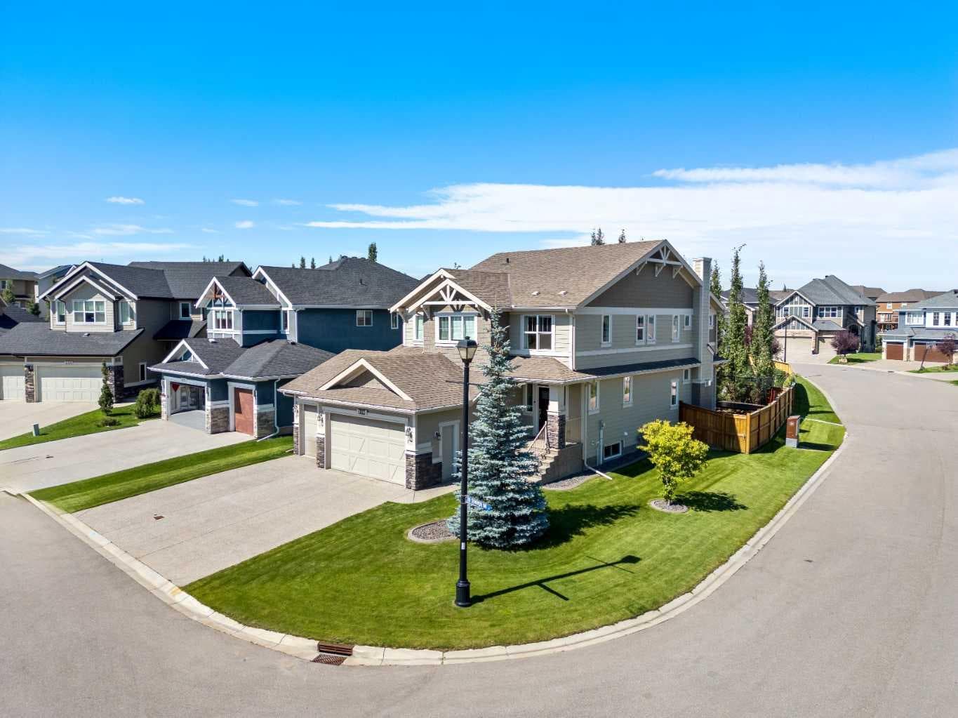 229 Stonemere Bay 