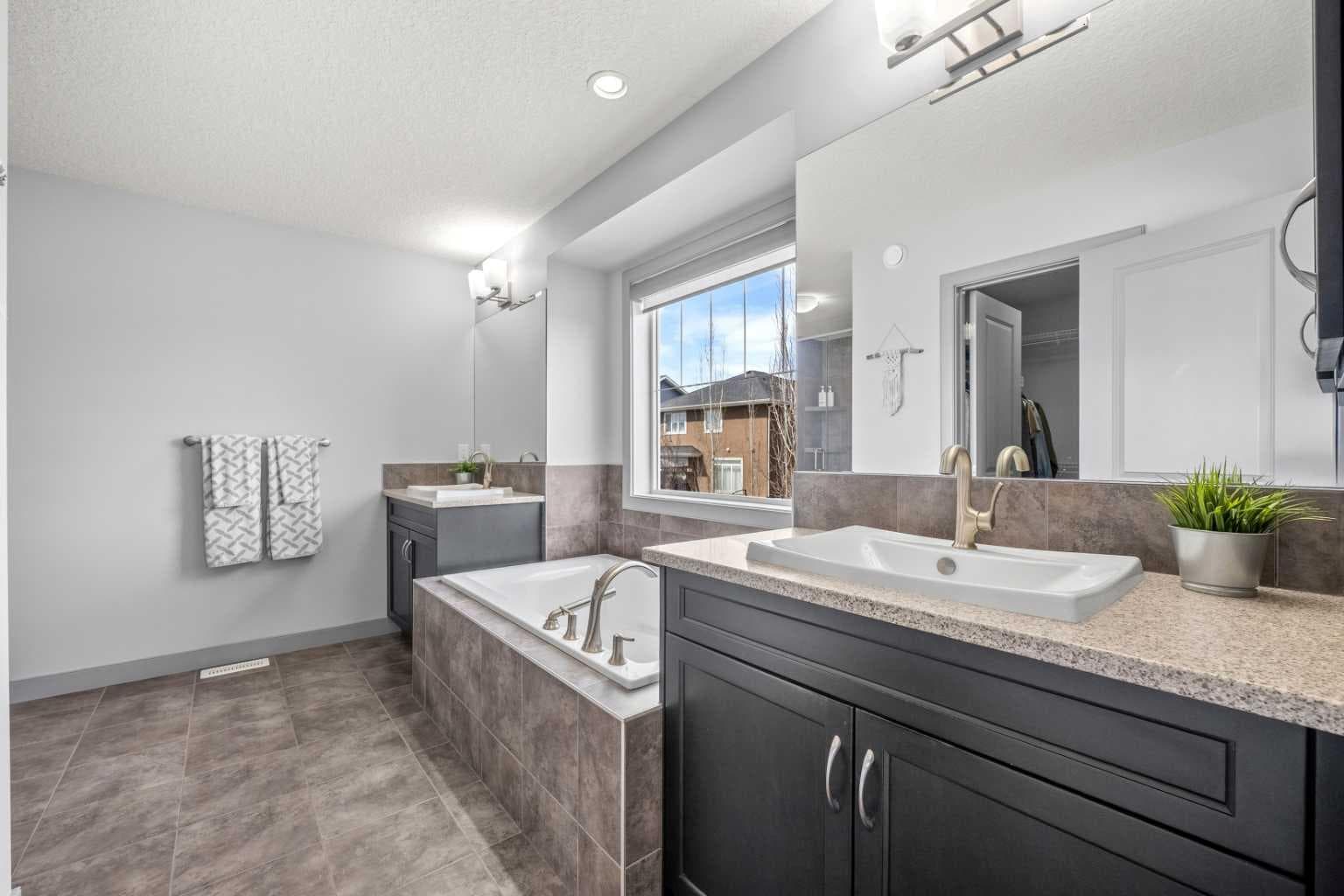 229 Stonemere Bay 