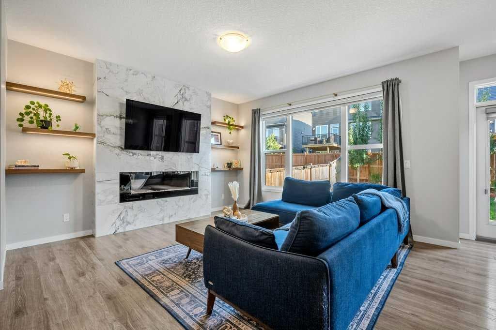 114 Crestbrook Way SW