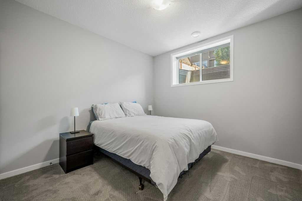 114 Crestbrook Way SW