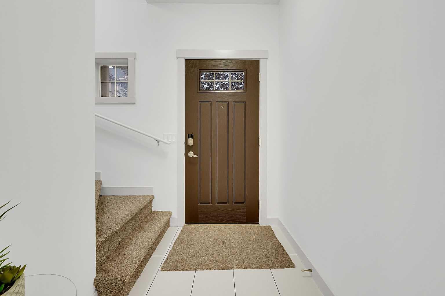 570 Evanston Manor NW