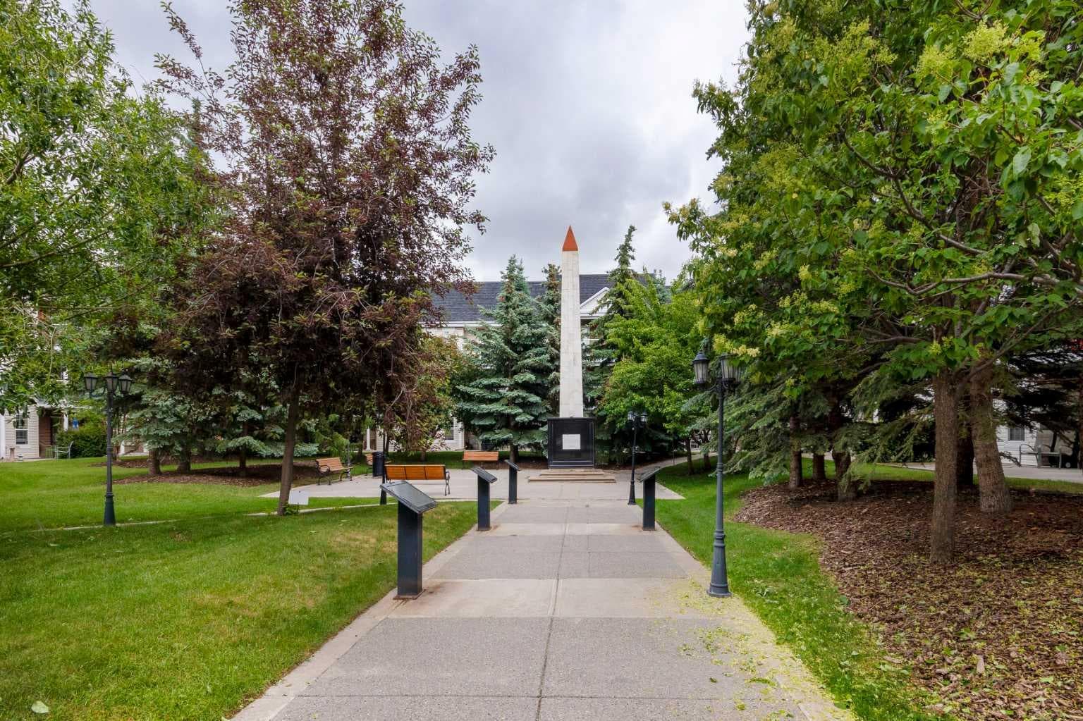 321, 2233 34 Avenue SW