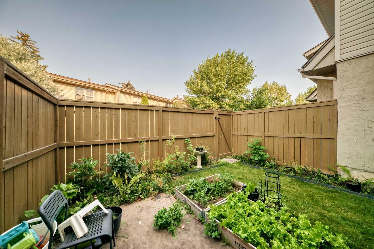 13, 123 Queensland Drive SE