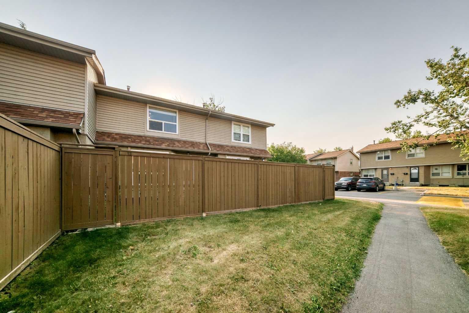 13, 123 Queensland Drive SE