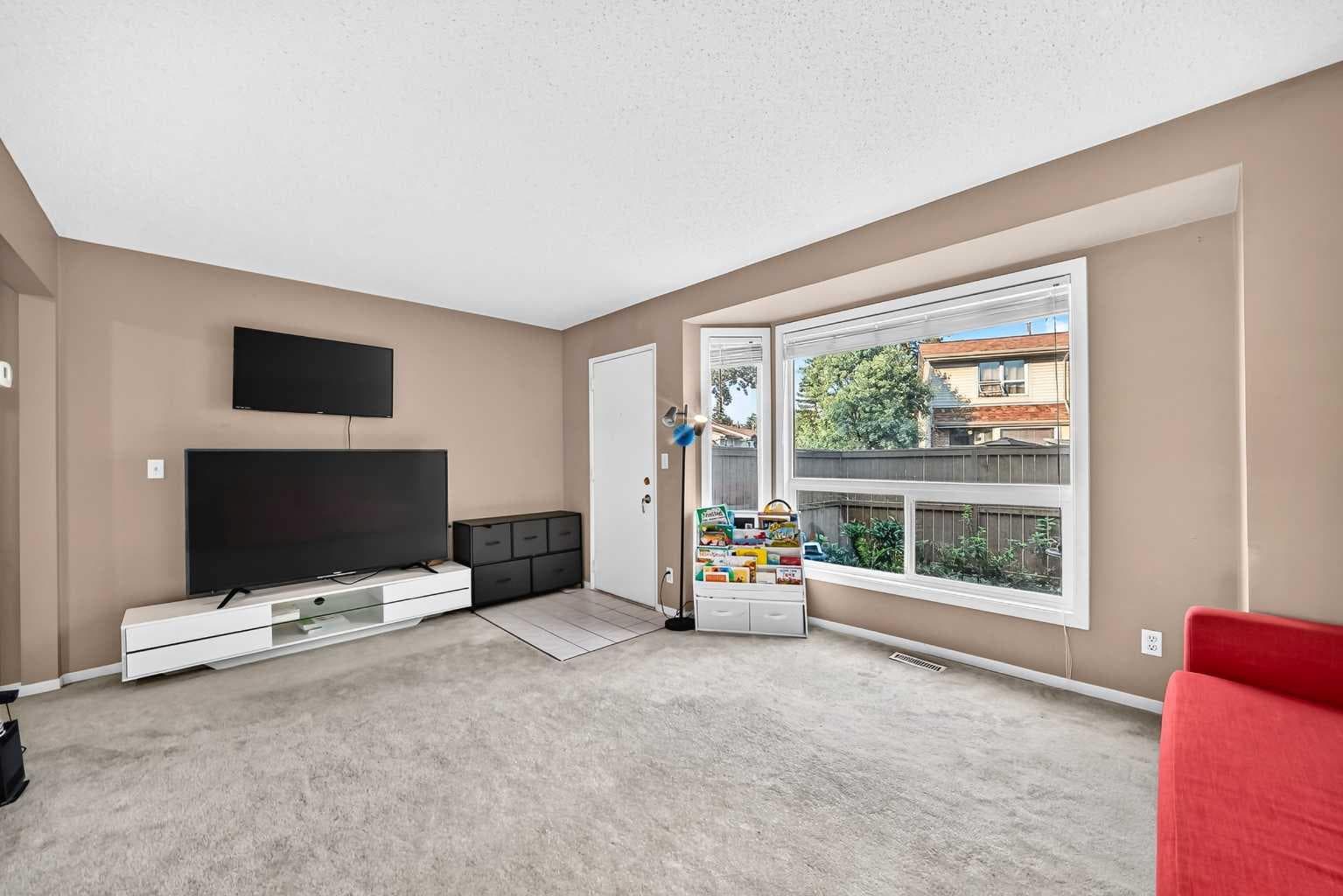 13, 123 Queensland Drive SE