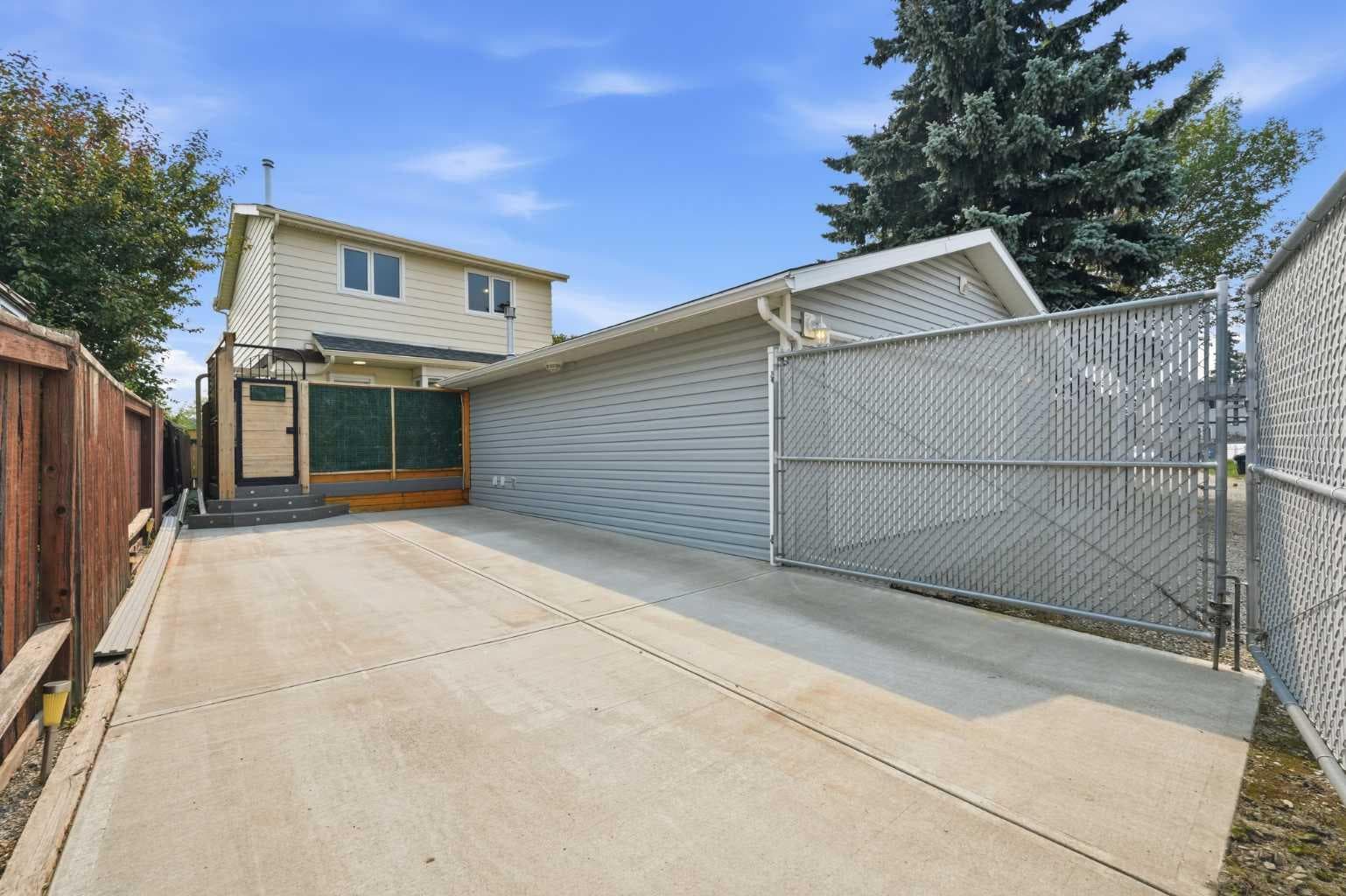 224 Erin Dale Place SE