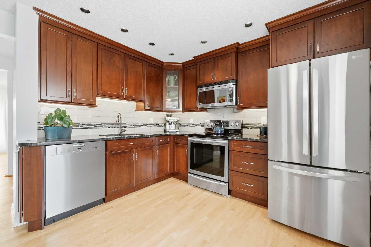 224 Erin Dale Place SE