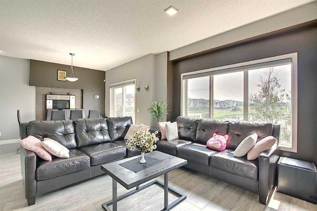 45 Redstone Drive NE
