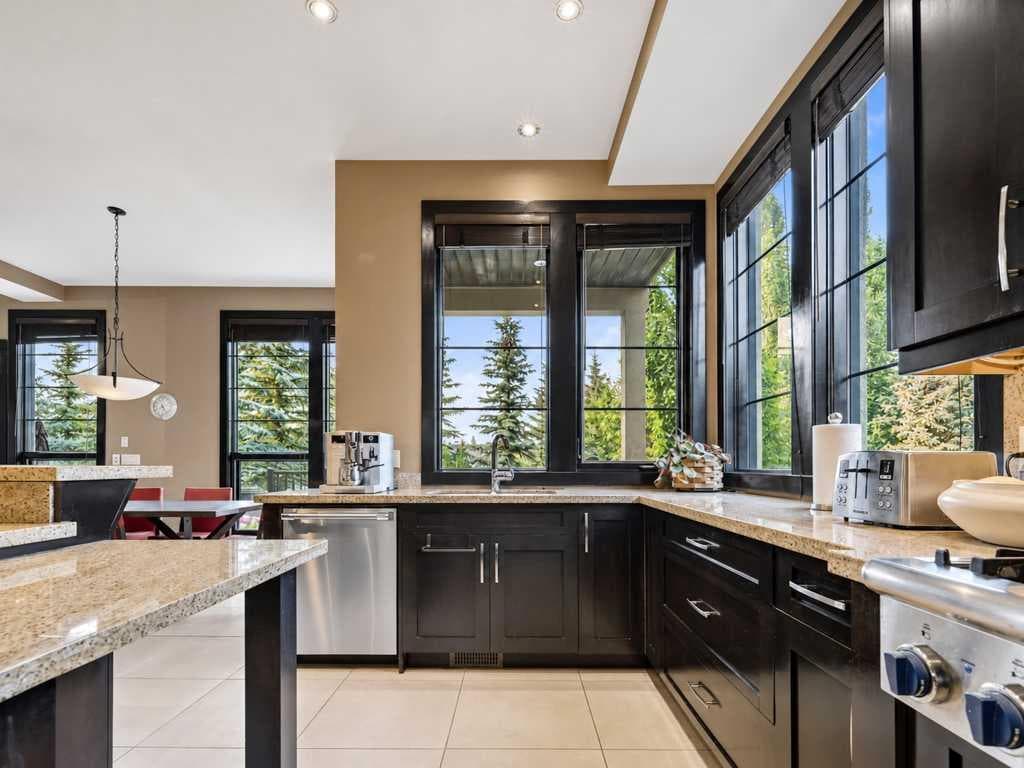 10 Aspen Ridge Way SW