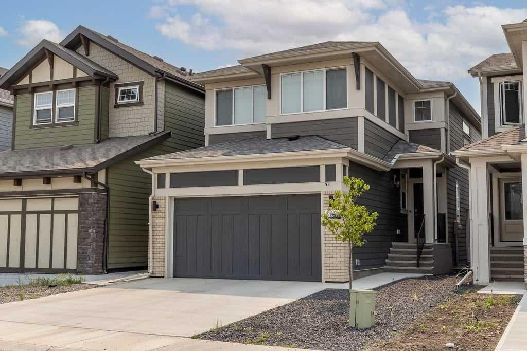 338 Magnolia Way SE