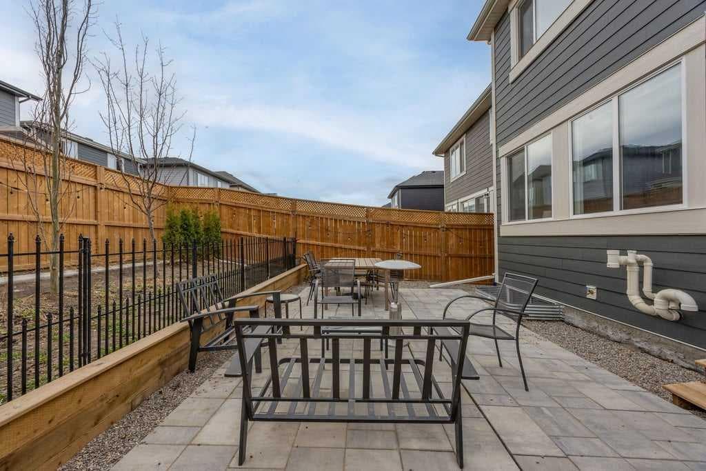 338 Magnolia Way SE
