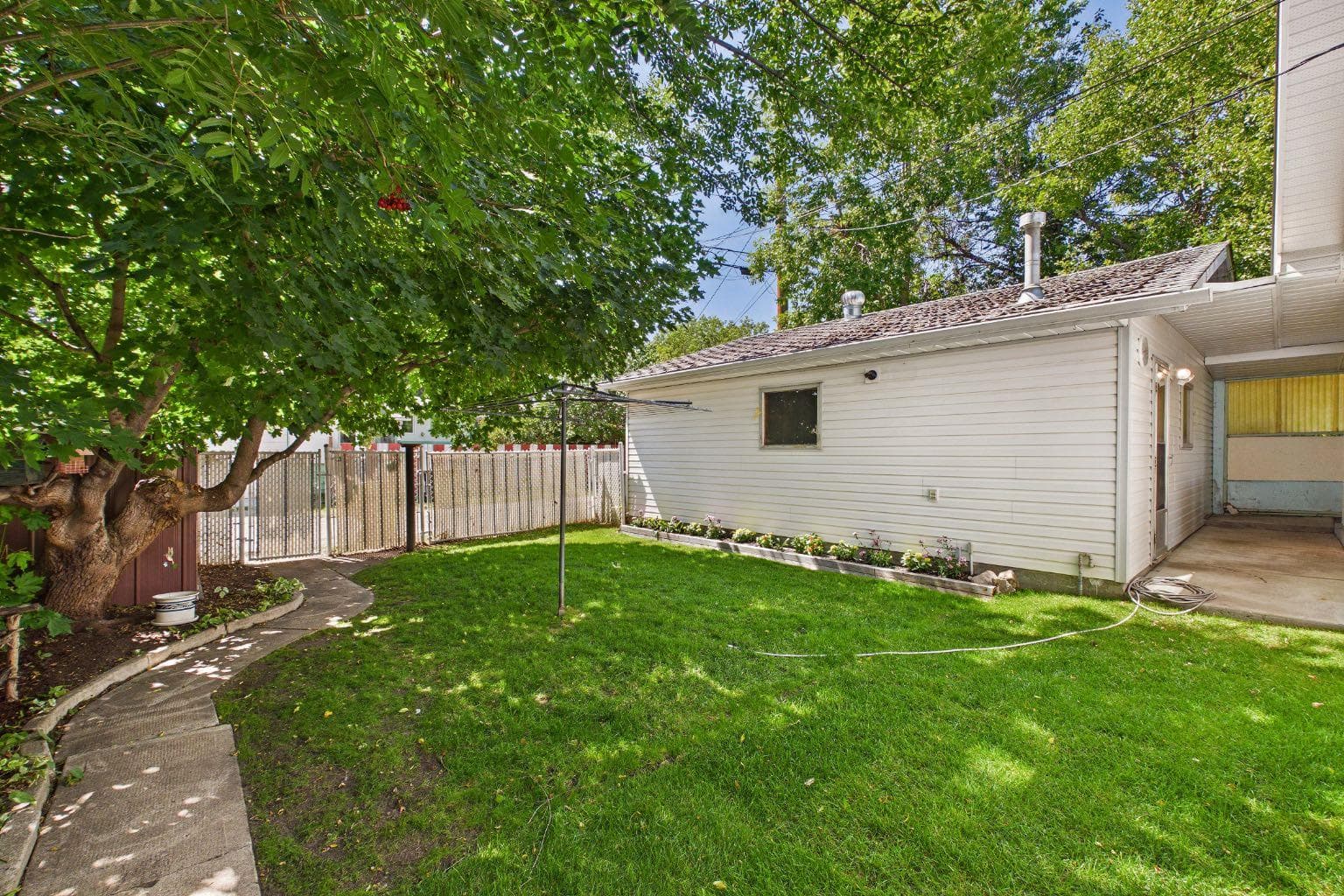 83 Westover Drive SW