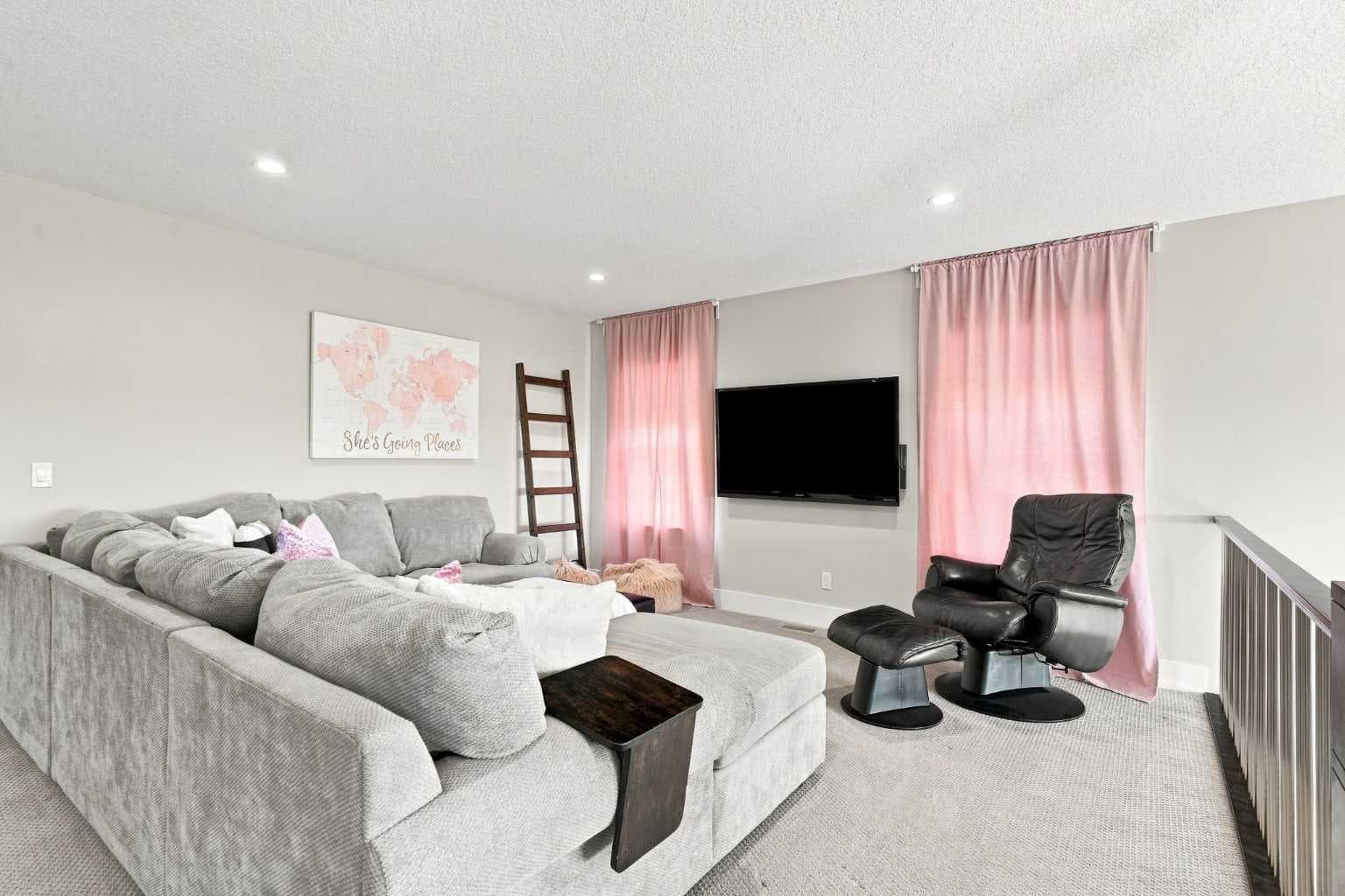 114 Kinniburgh Road 