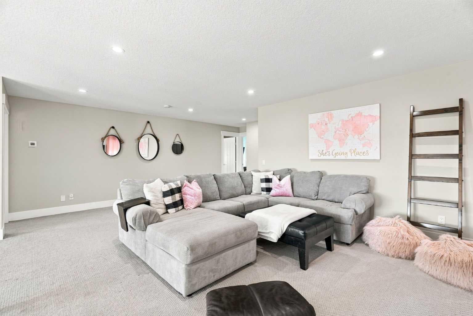 114 Kinniburgh Road 