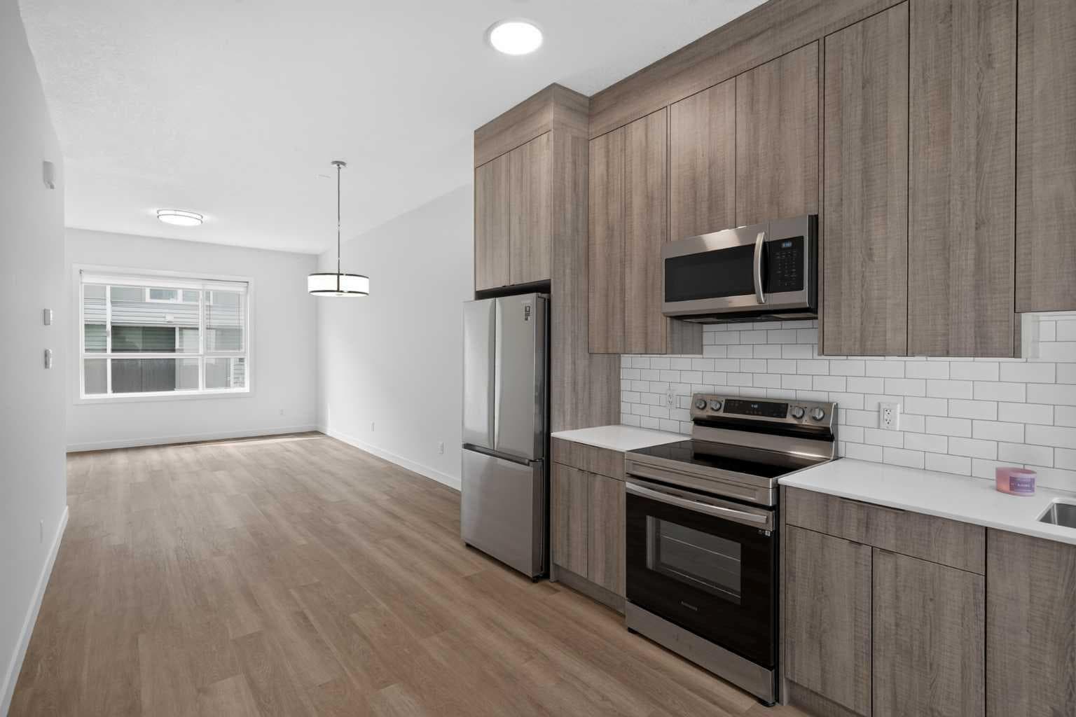 202, 101 Panatella Square NW