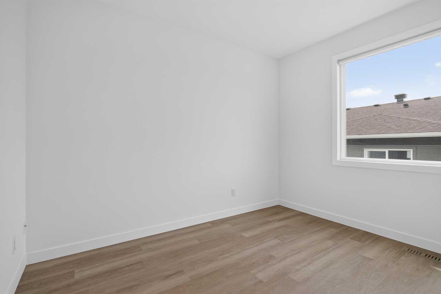 202, 101 Panatella Square NW