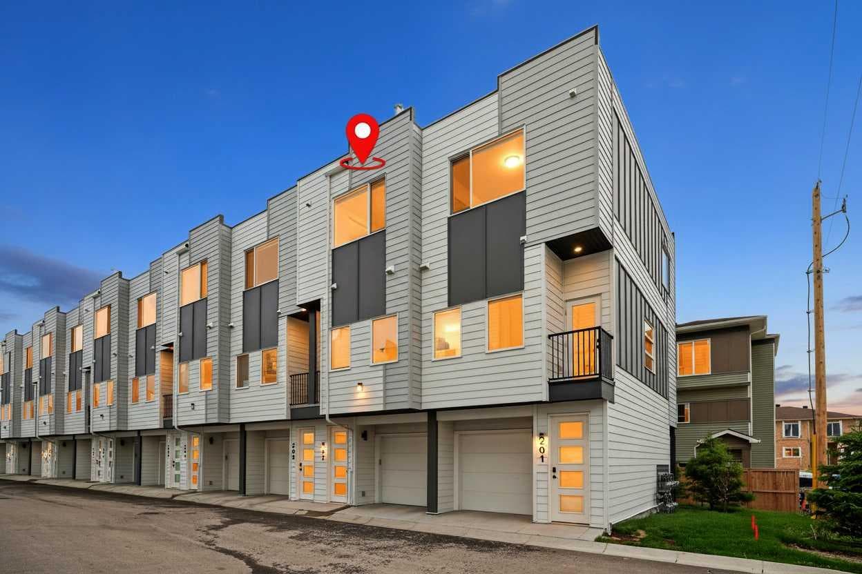 202, 101 Panatella Square NW