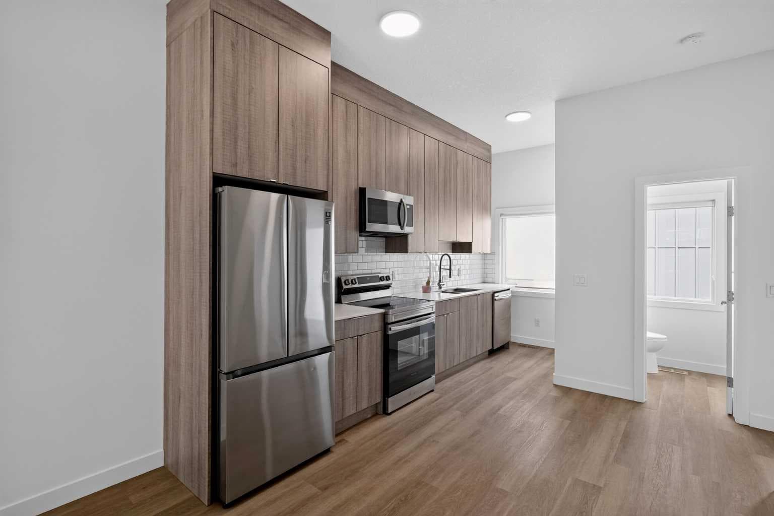 202, 101 Panatella Square NW