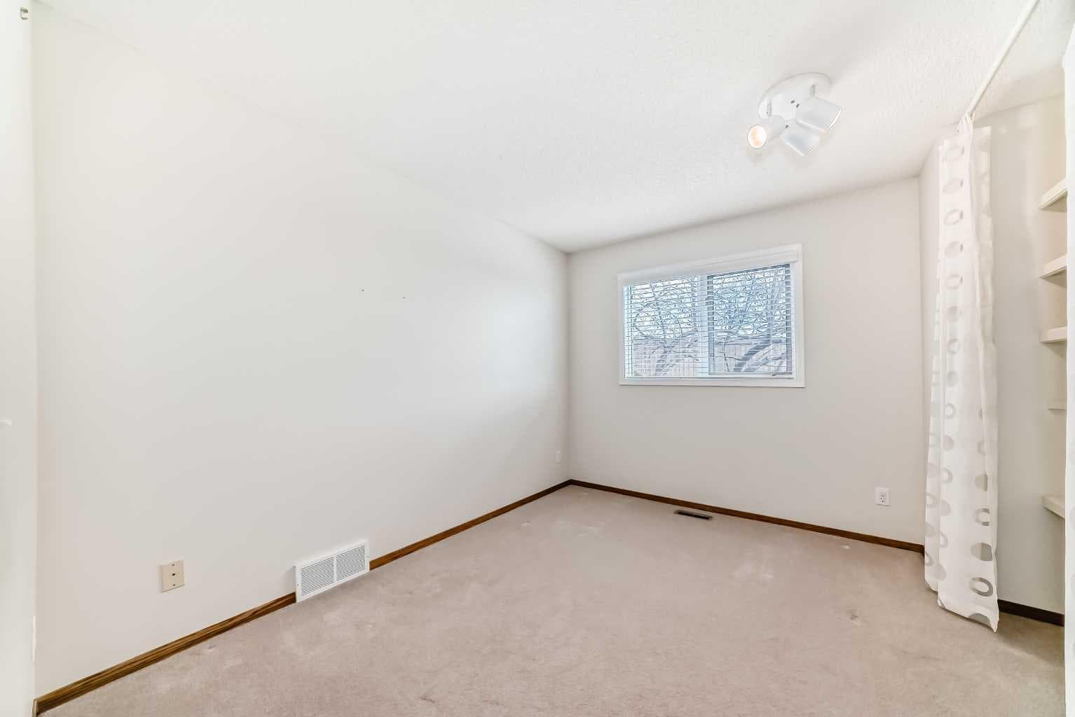 16 Edenwold Green NW