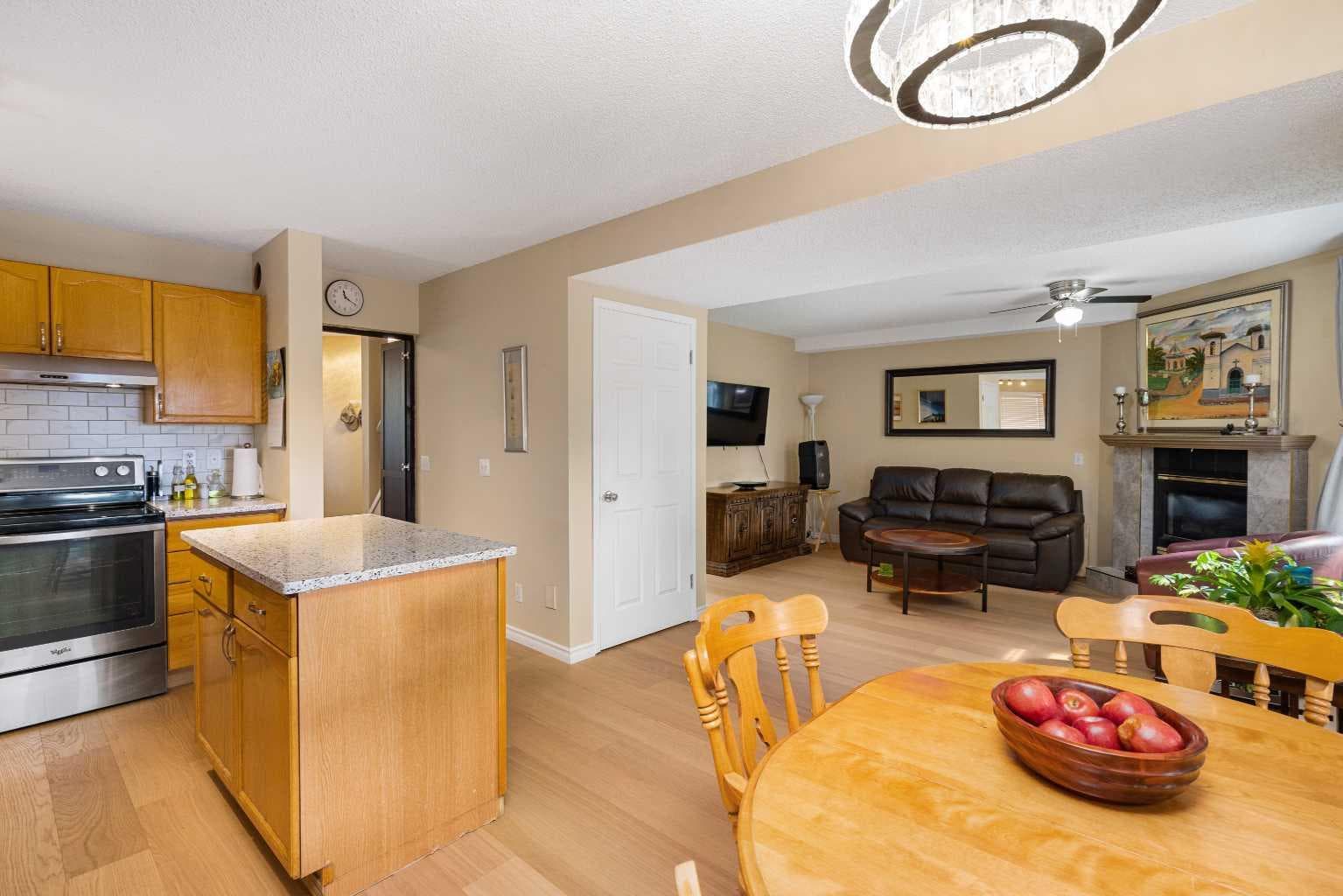232 Harvest Glen Place NE