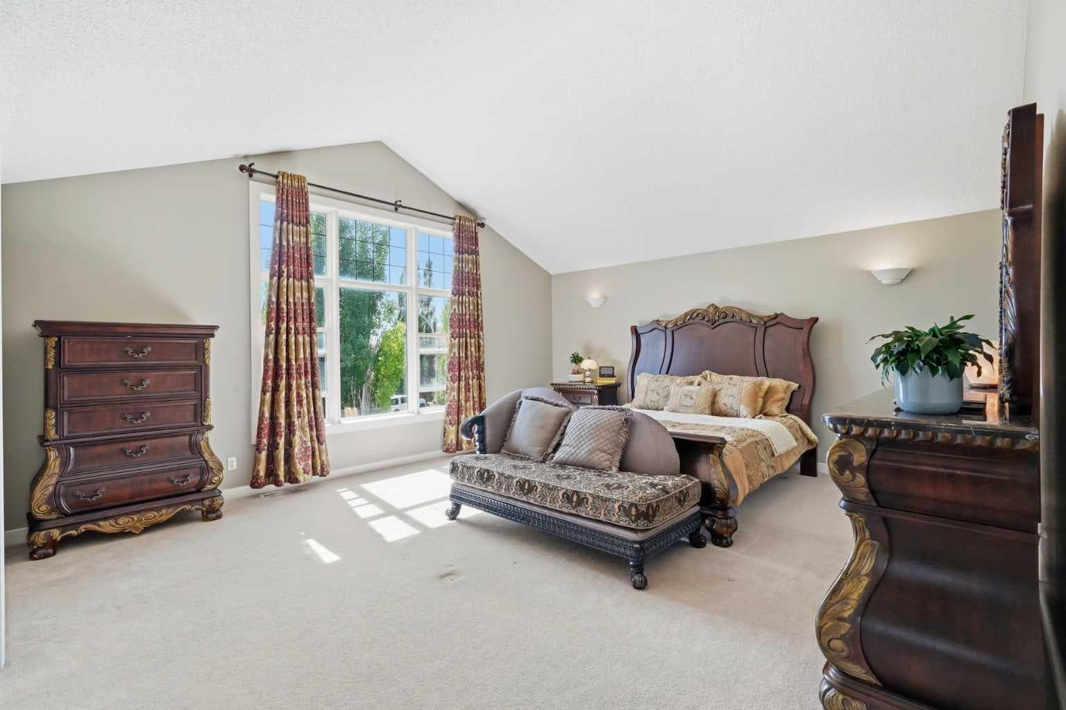 242 Tusslewood Grove NW