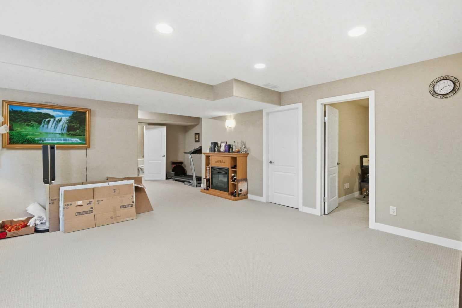 242 Tusslewood Grove NW