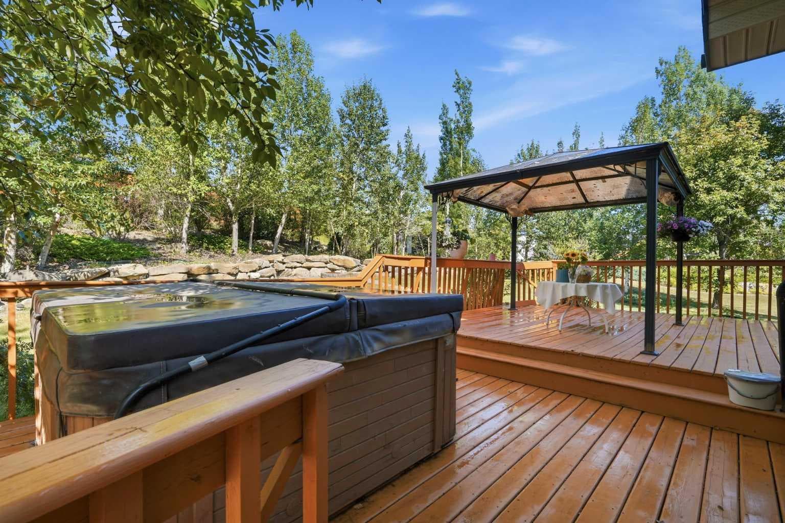 242 Tusslewood Grove NW