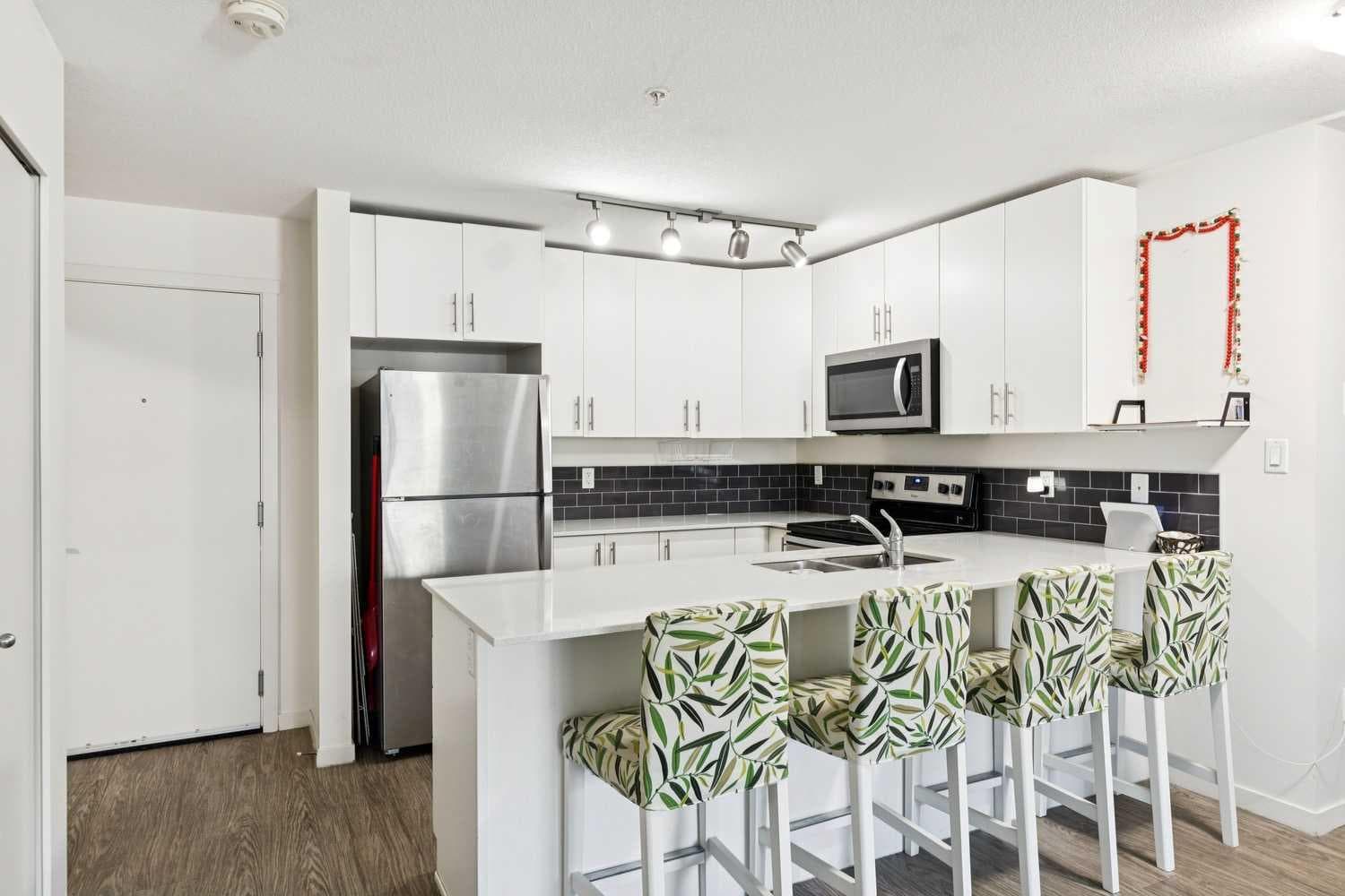 2115, 181 Skyview Ranch Manor NE