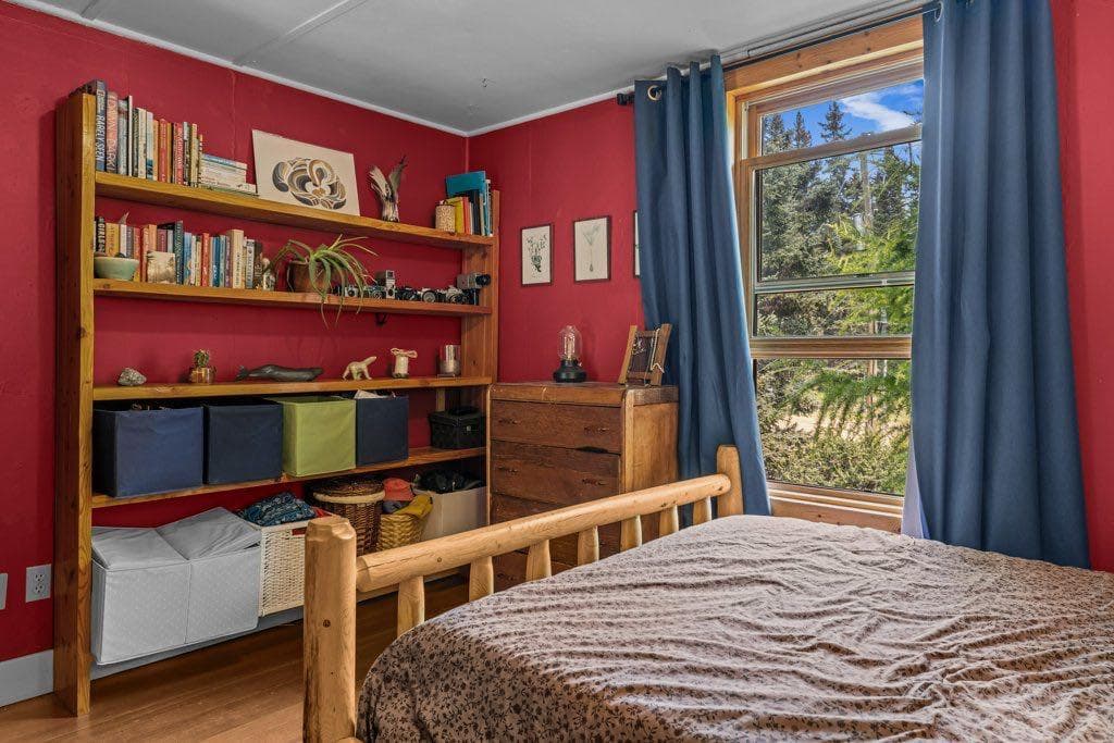 A and B, 132 Rundle Crescent 