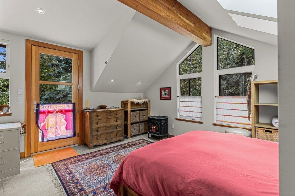 A and B, 132 Rundle Crescent 