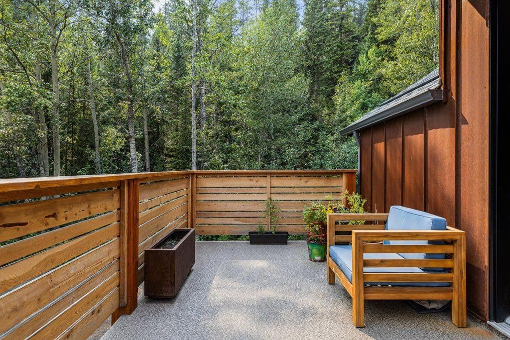 A and B, 132 Rundle Crescent 